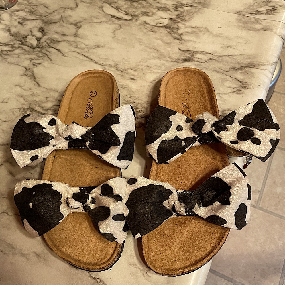 Abata cowhide sandals
